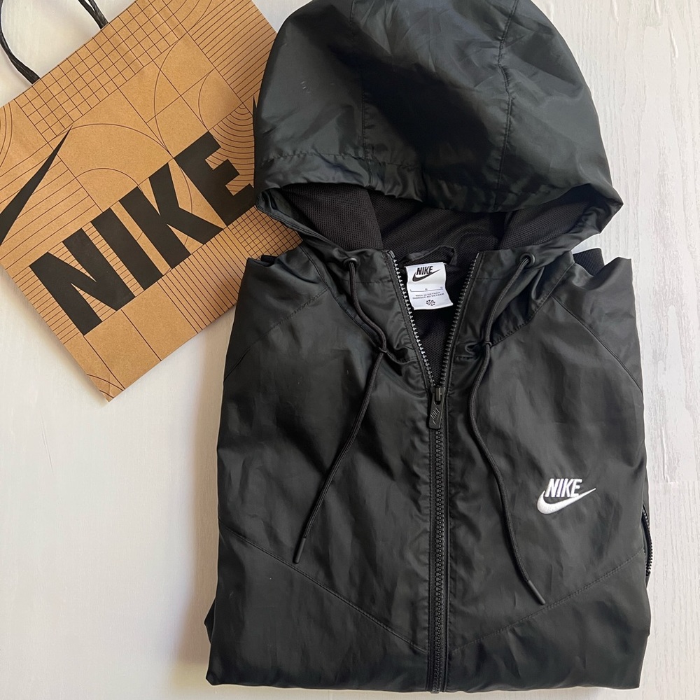 Men's Nike hooded Windrunner